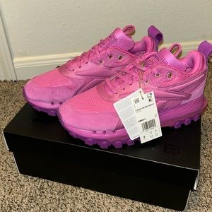 CARDI B Reebok Sneakers - Women Sz 8